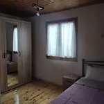 Apartament Politis' Wooden House