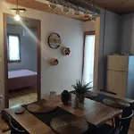 Apartament Politis' Wooden House