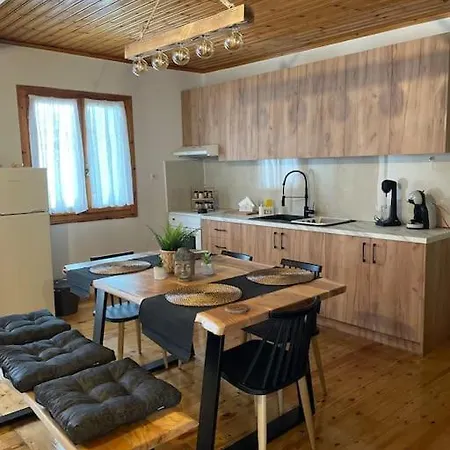 Apartment Politis' Wooden House *