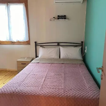 Daire Politis' Wooden House Vasiliki