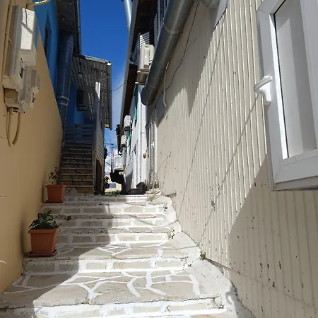 Politis' Wooden House Daire