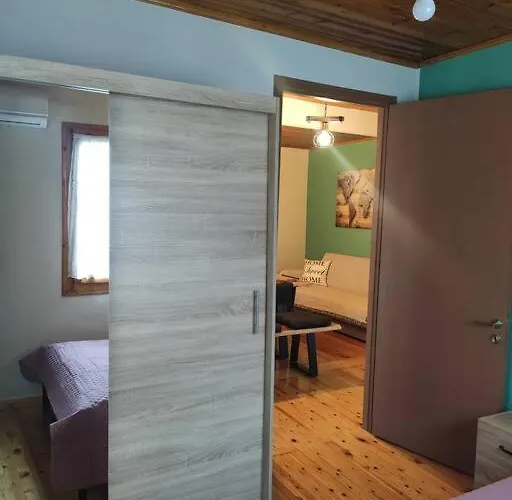 Apartment Politis' Wooden House