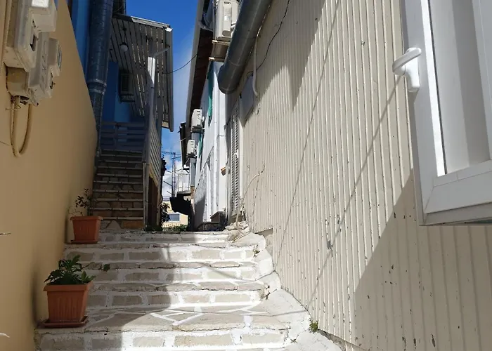 Politis' Wooden House Apartment